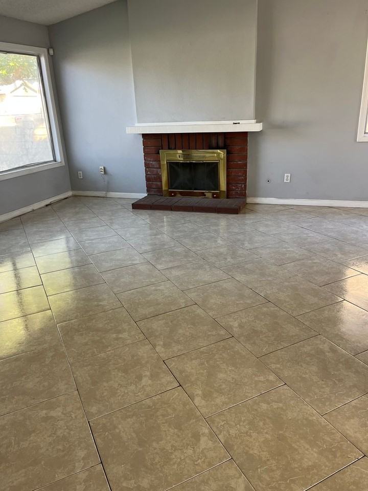 7460 Penwood Lane - Photo 4 of 8