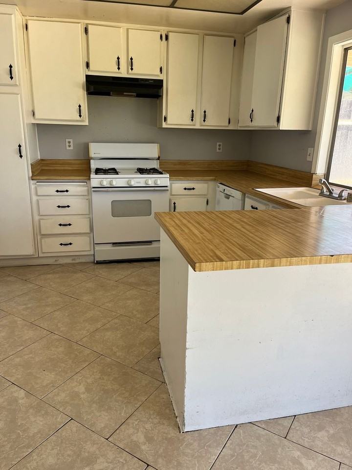 7460 Penwood Lane - Photo 5 of 8