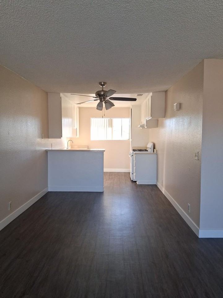 1802 Camino Viejo - Photo 2 of 10