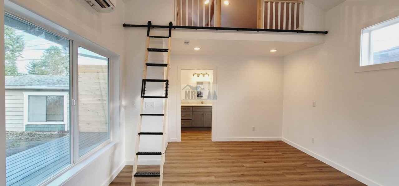 5621 North 44th Street #B - Photo 4 of 16