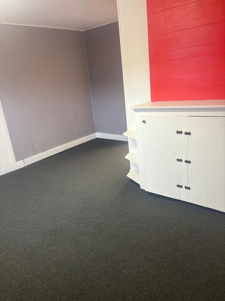 5 5-7 East Main Street - Office1Vacant second floor front 3 rooms on right #E - Photo 3 of 38