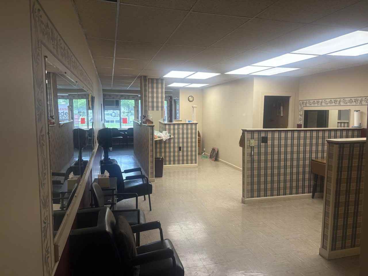 7 7 East Main StreetEmpty Barber Shop #7 - Photo 2 of 23