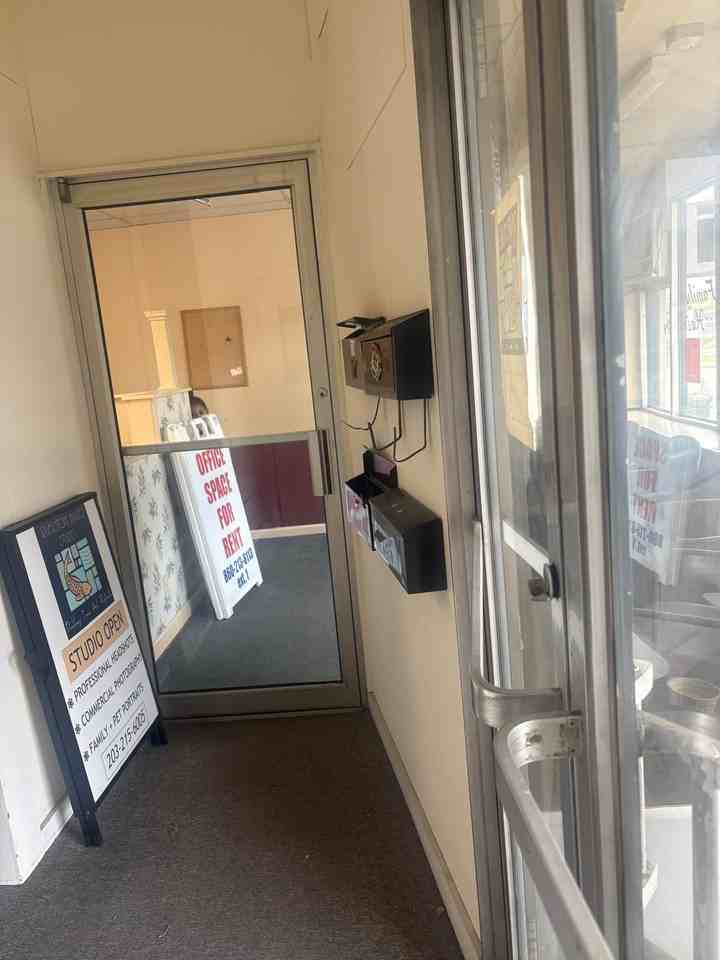 7 7 East Main StreetEmpty Barber Shop #7 - Photo 4 of 23