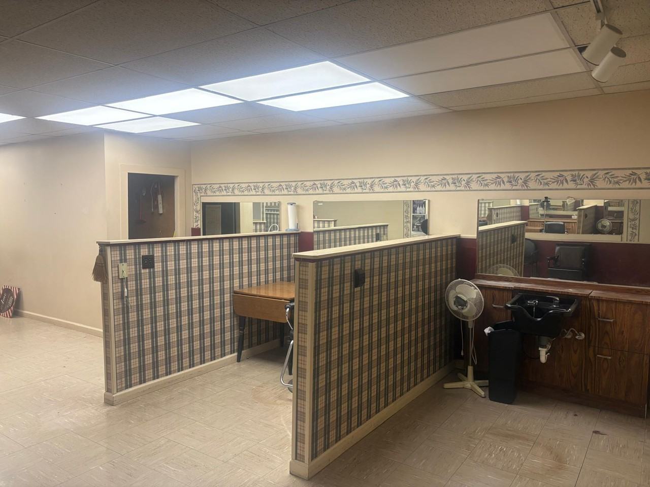 7 7 East Main StreetEmpty Barber Shop #7 - Photo 7 of 21