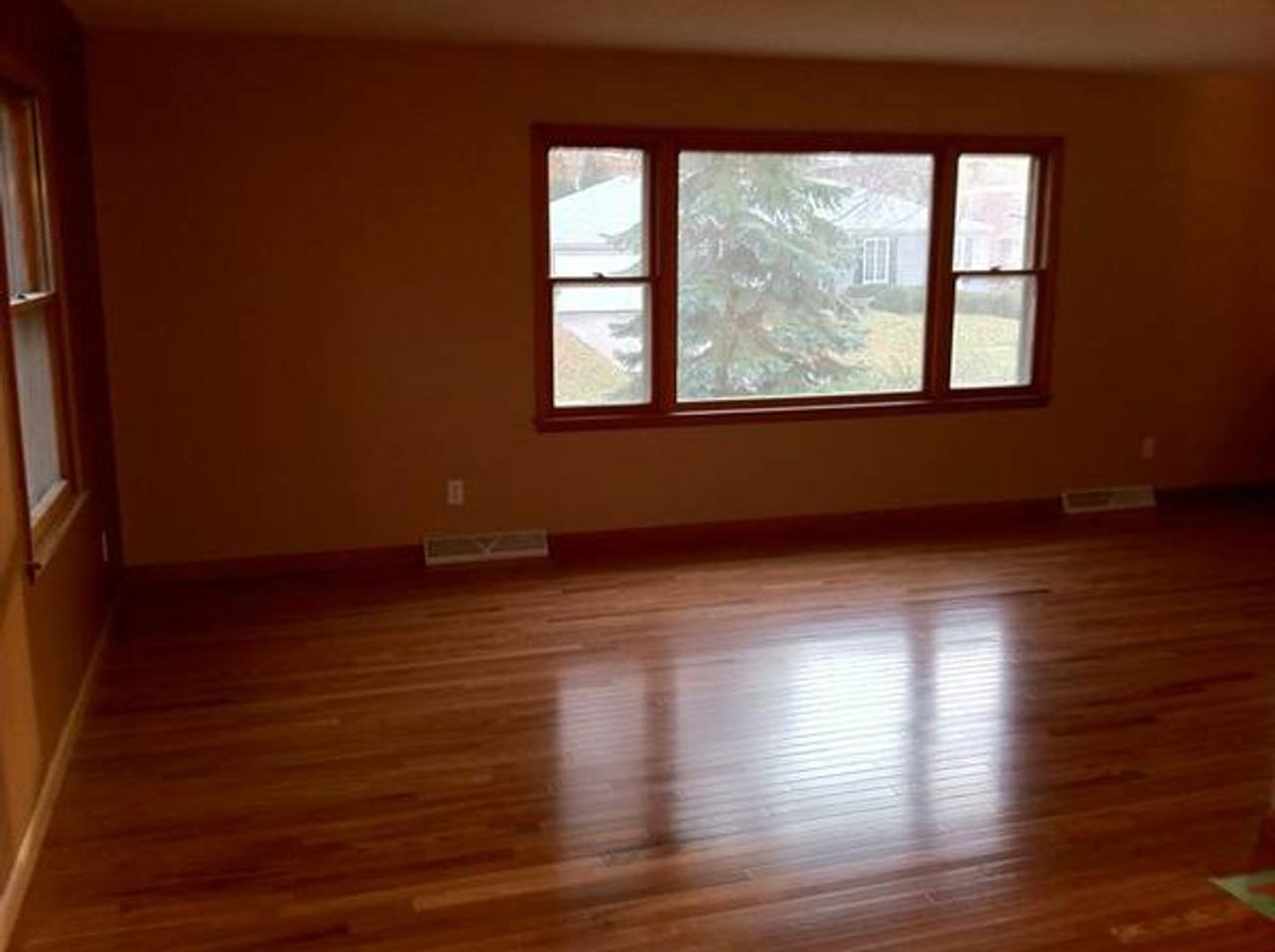 217 Mahaska Drive - Photo 3 of 7