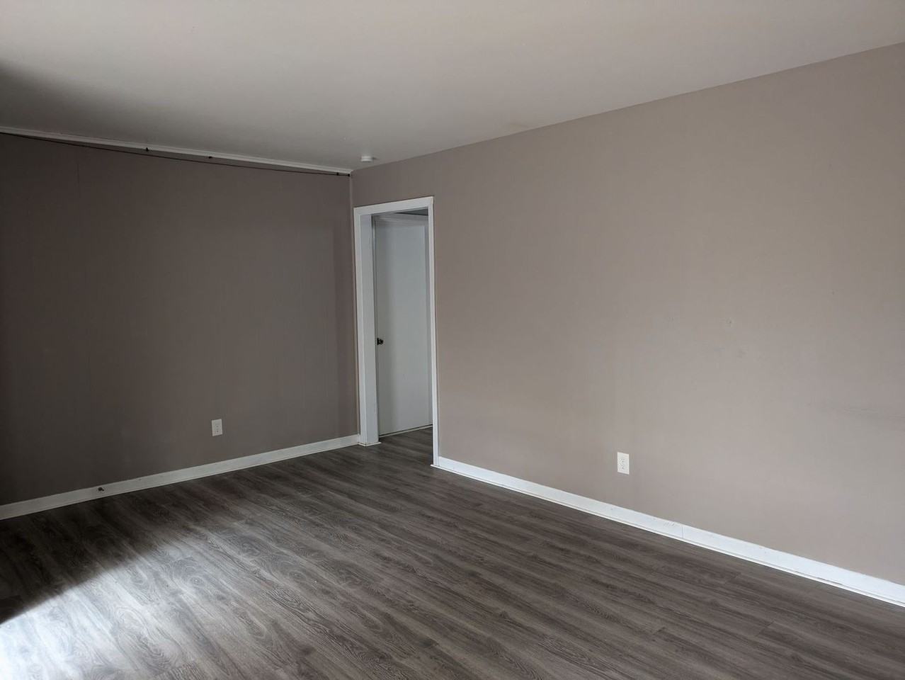 6350 Arrowhead Drive - Photo 4 of 36