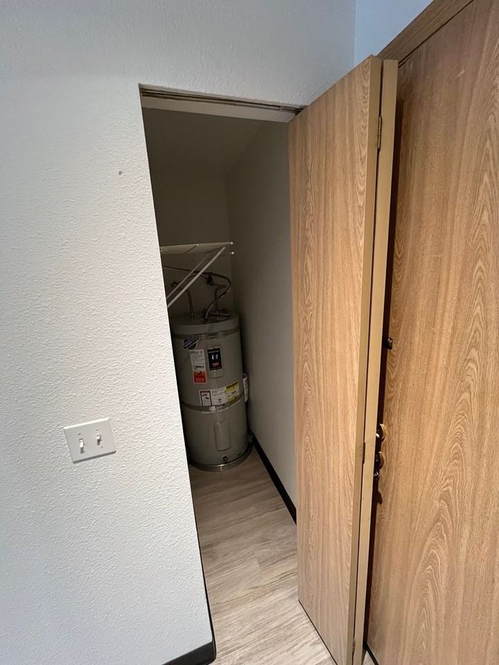 WINCHESTER APTS. - Photo 4 of 16