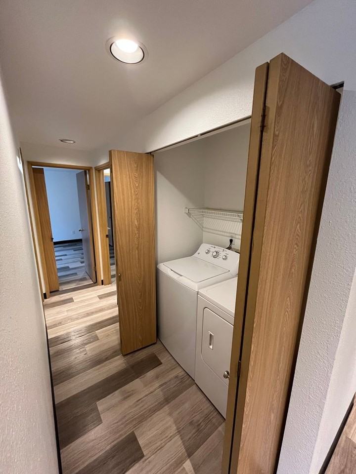 WINCHESTER APTS. - Photo 5 of 16