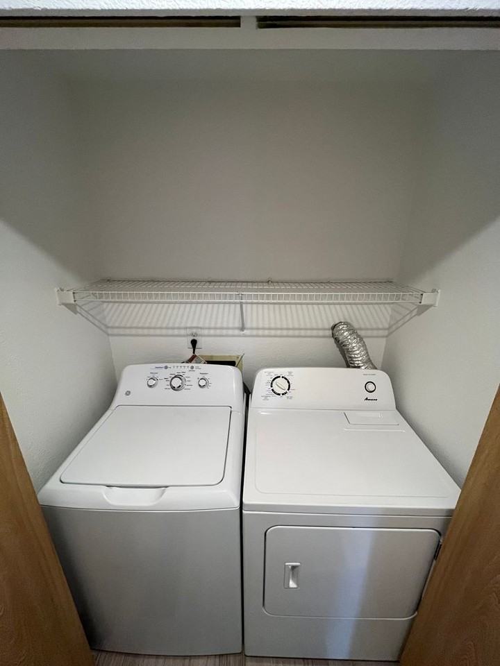 WINCHESTER APTS. - Photo 6 of 16