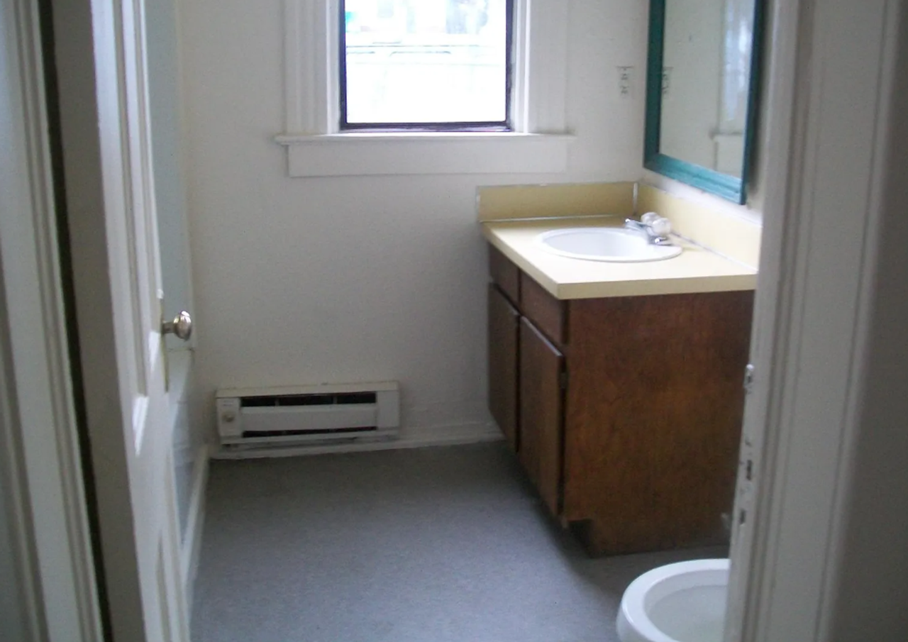 2006 J Street - Photo 5 of 6