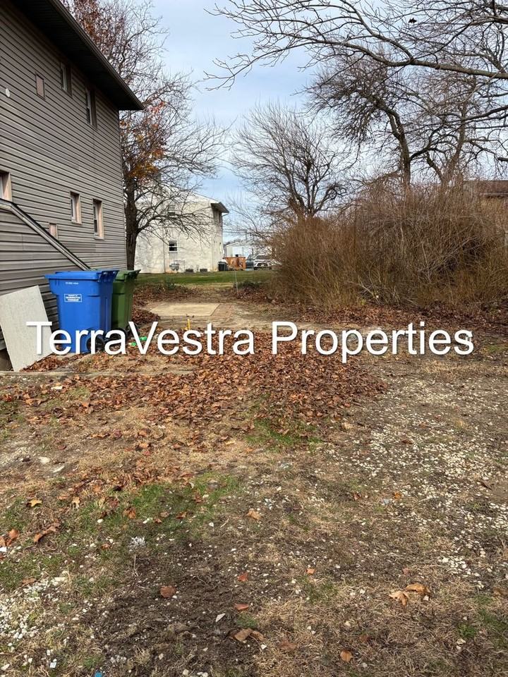 212 Woodlawn Ave - Photo 6 of 7