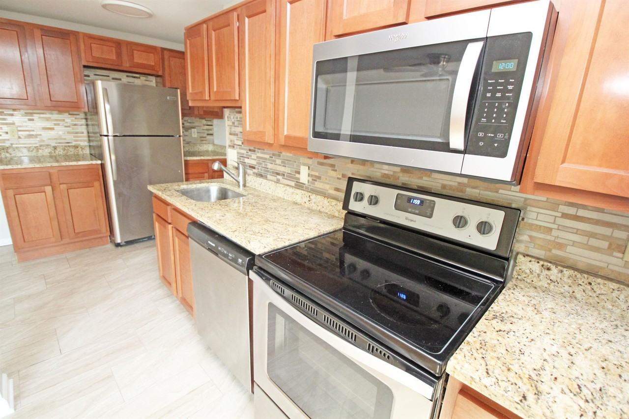 50 50 SUMNER AVENUEAPT 6 #A06 - Photo 5 of 9