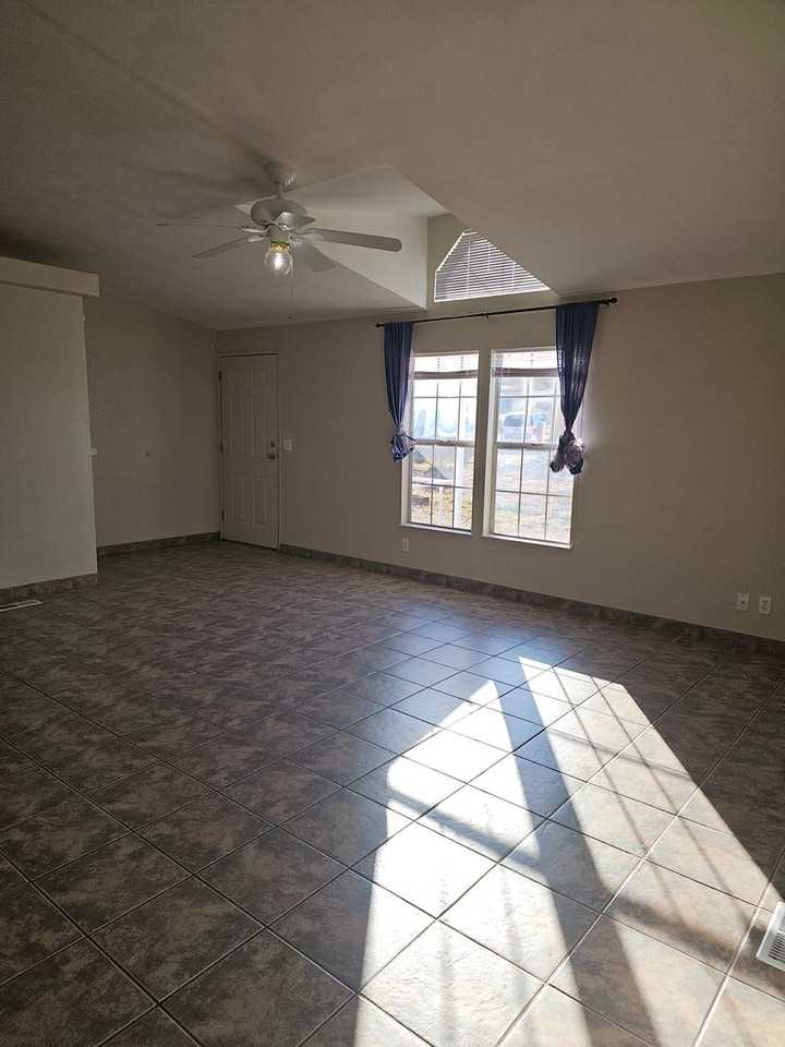 5283 E Brickey Dr - Photo 2 of 18