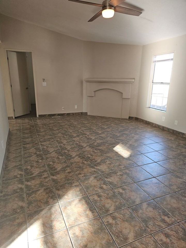 5283 E Brickey Dr - Photo 3 of 18