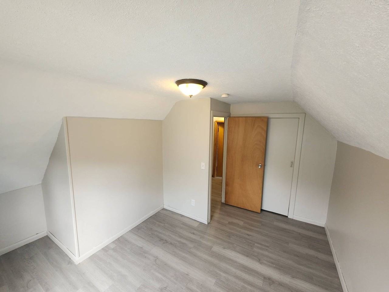 3855 E 54th St - Photo 7 of 30