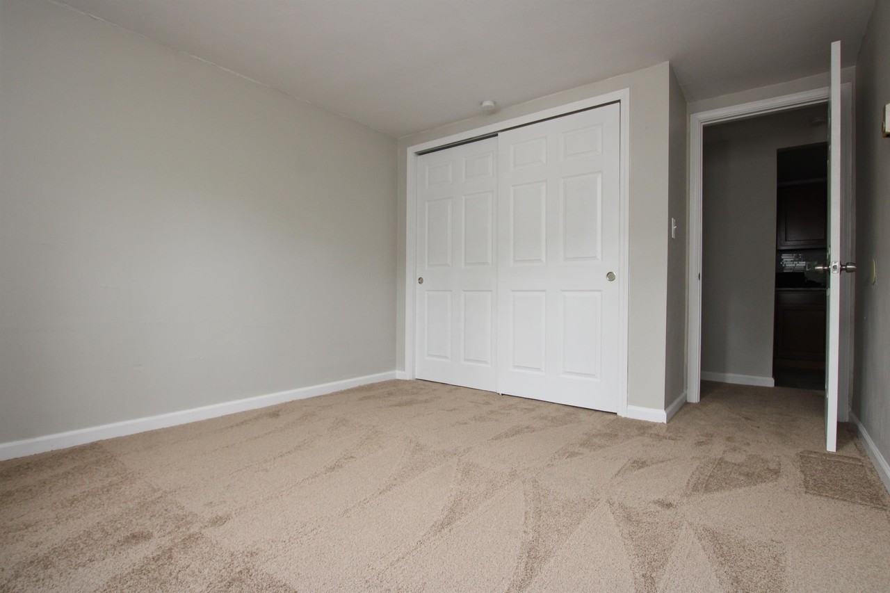 406 Park Manor Pl #406 - Photo 7 of 9