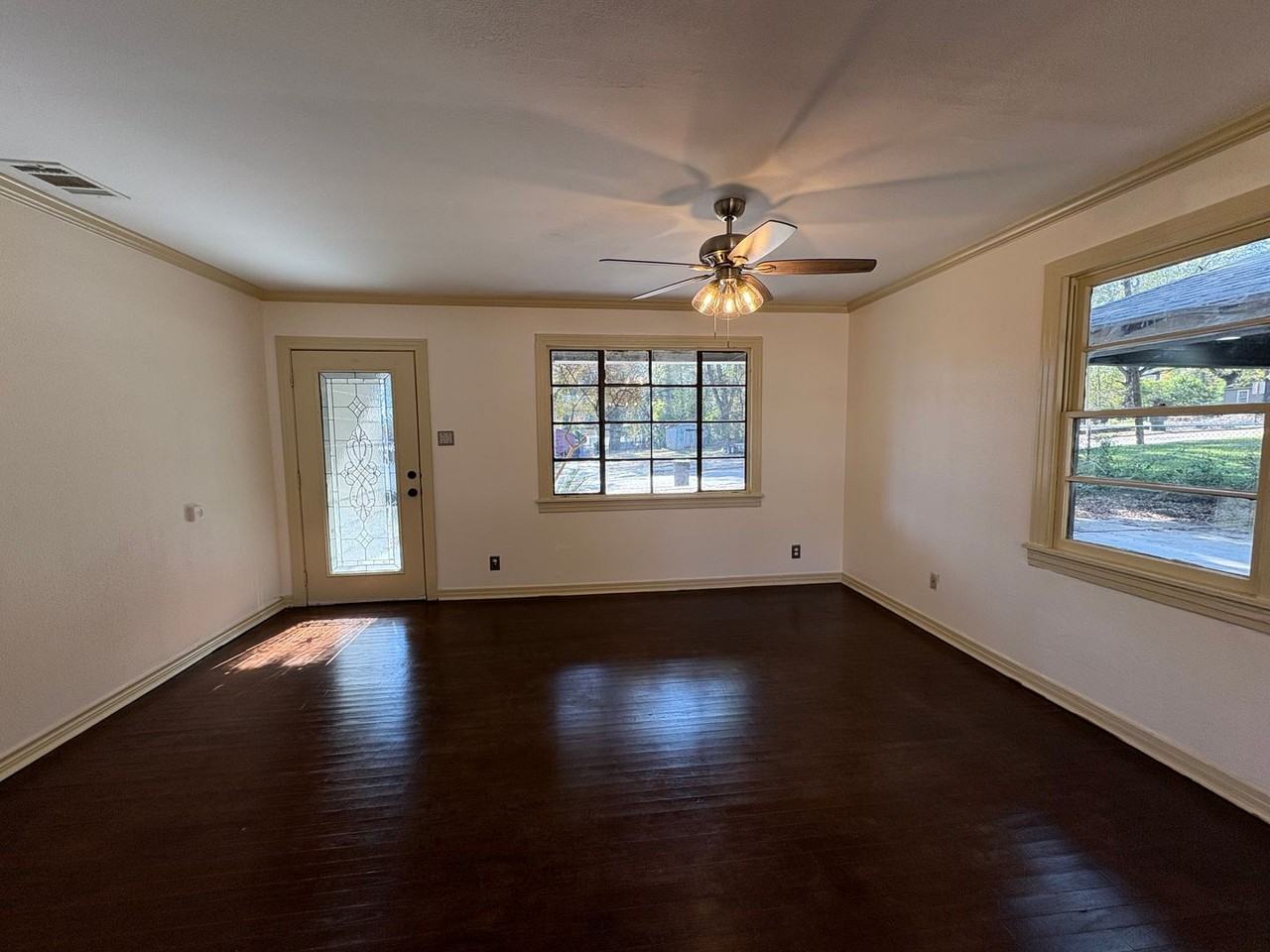 842 Evangeline Pl - Photo 5 of 29