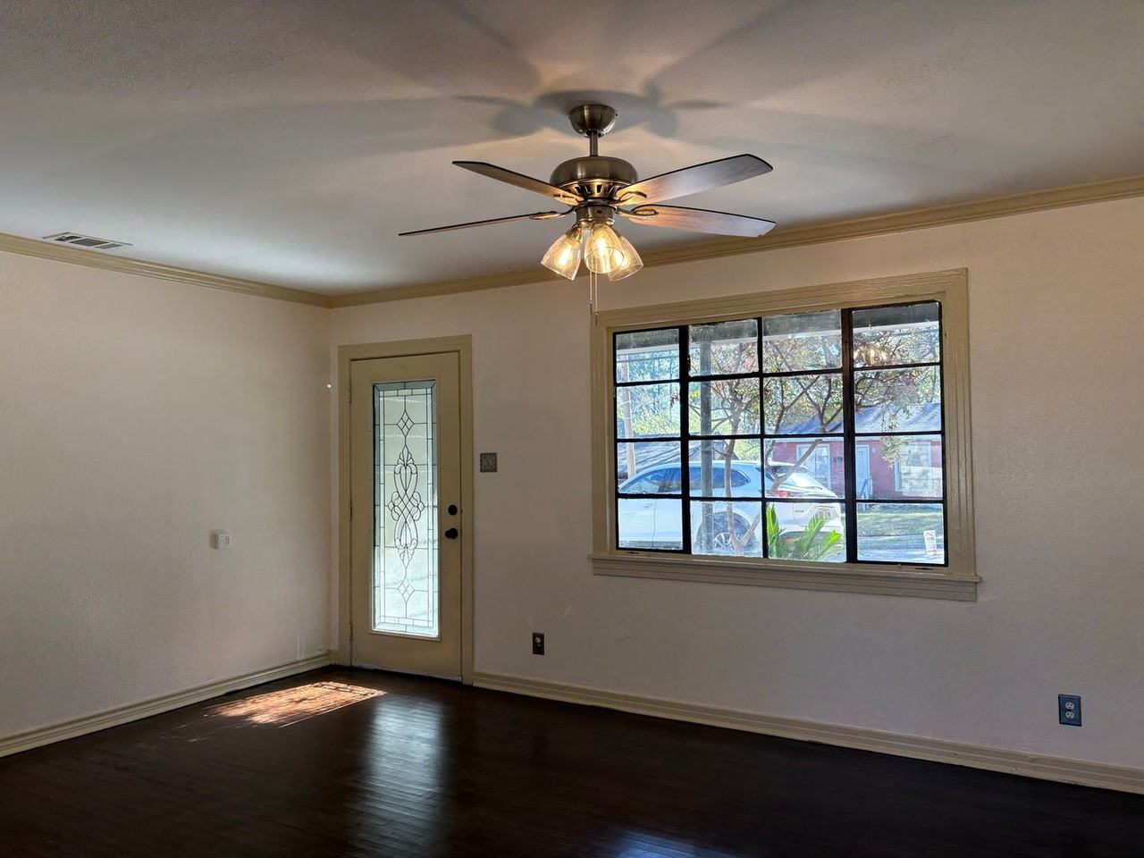 842 Evangeline Pl - Photo 6 of 29