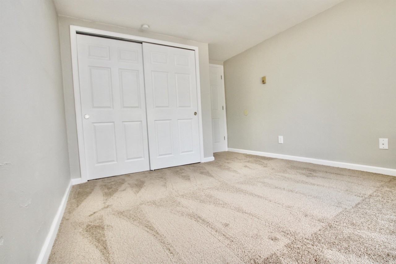 402 Park Manor Pl #402 - Photo 3 of 8