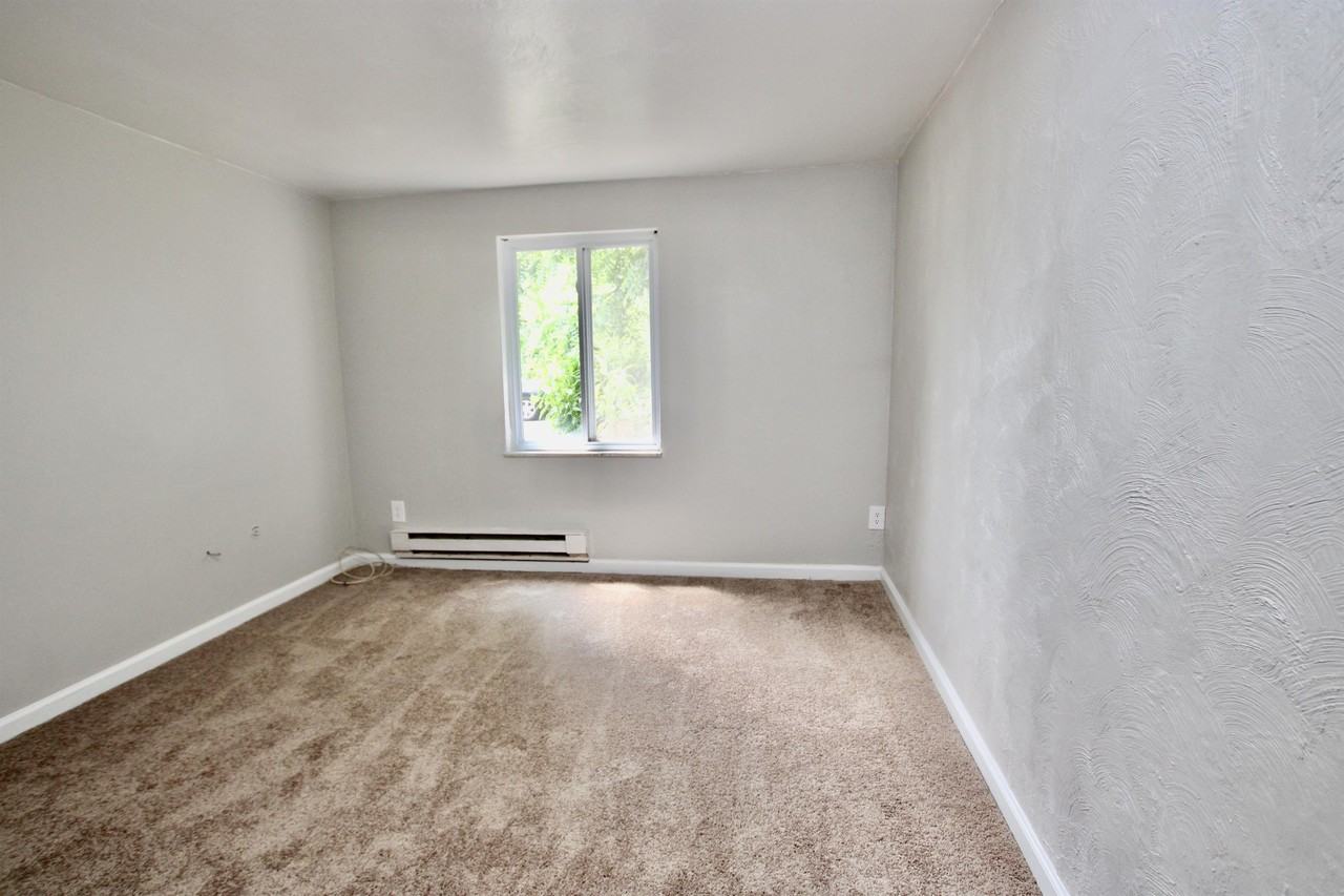 402 Park Manor Pl #402 - Photo 7 of 8