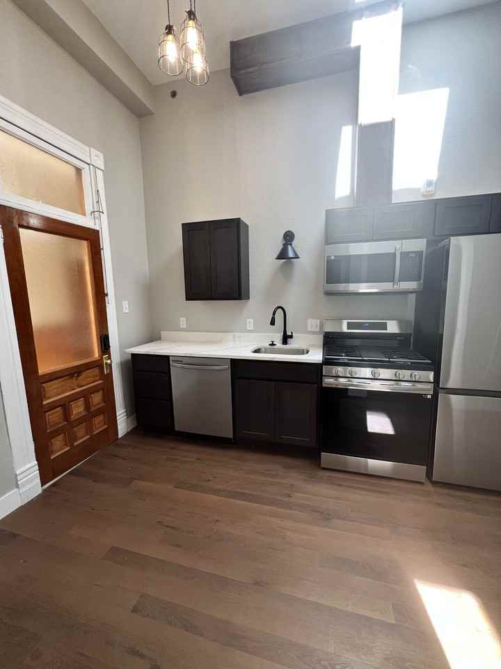 519 519 Main StreetUnit H #H - Photo 5 of 19