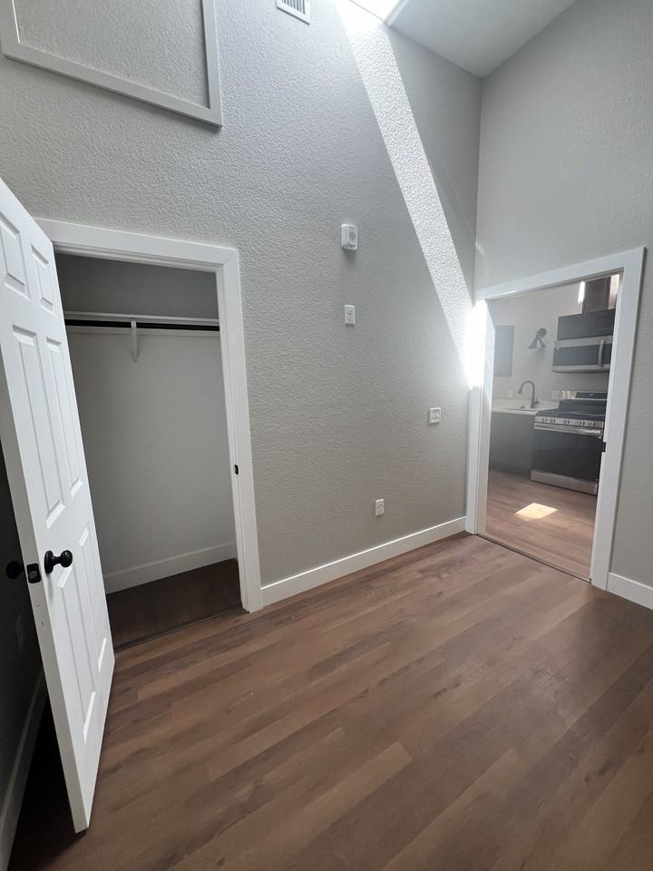 519 519 Main StreetUnit H #H - Photo 7 of 19