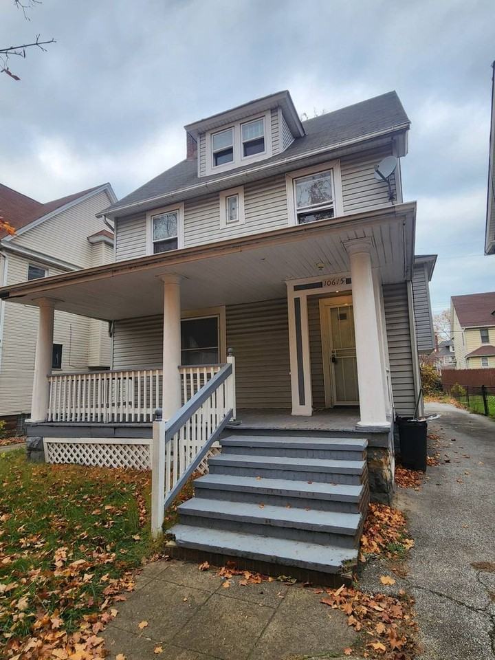 10615 Tacoma Ave - Photo 2 of 39