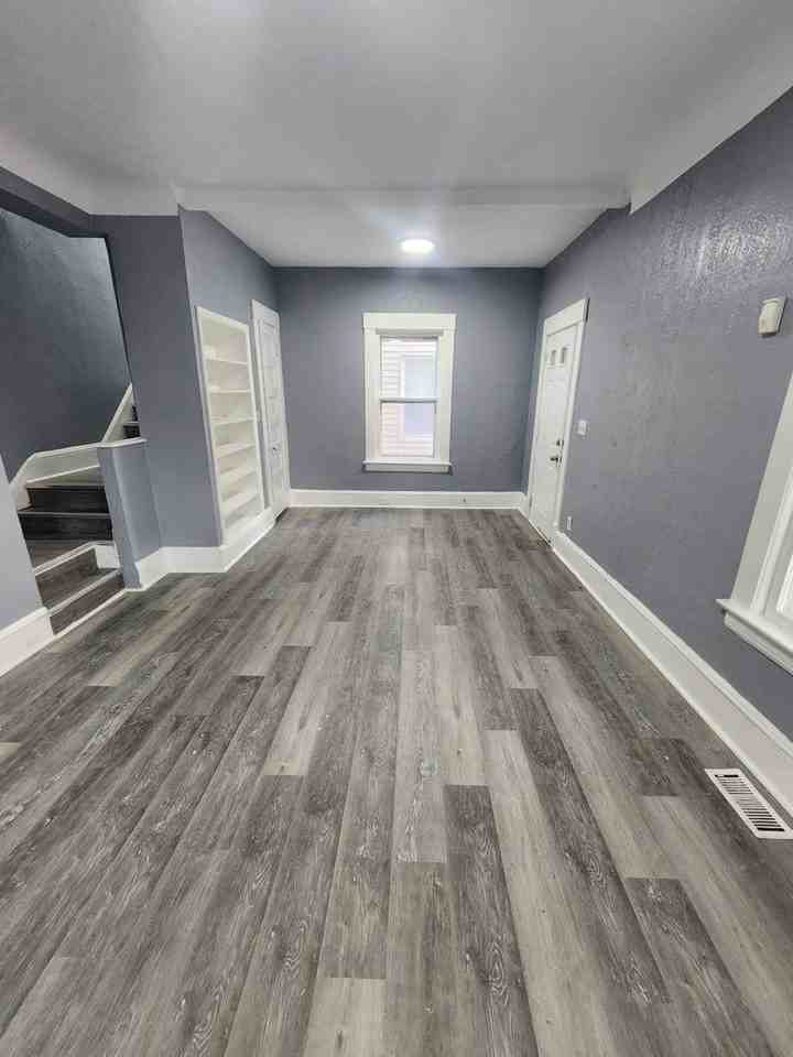 10615 Tacoma Ave - Photo 7 of 39