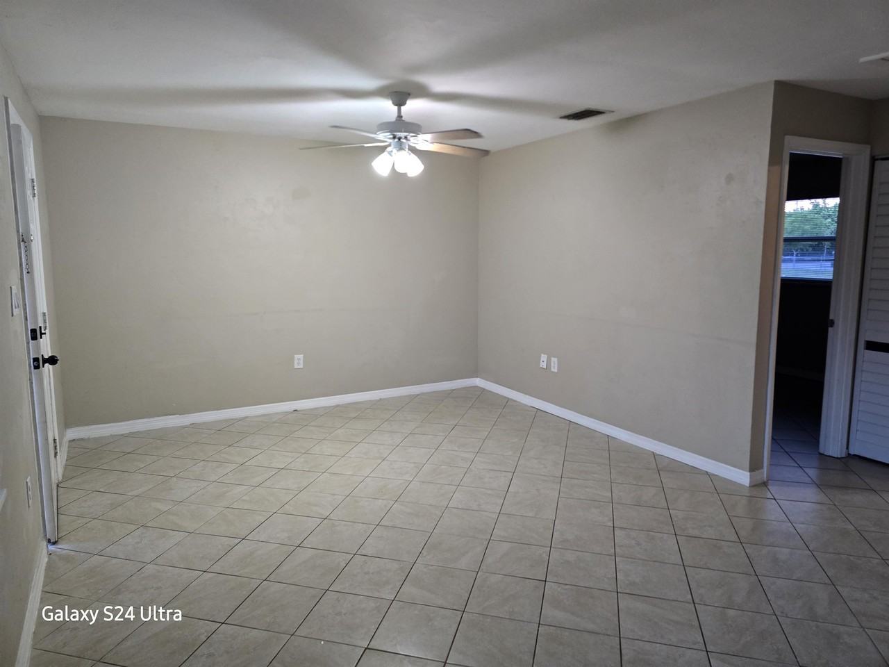 257 Poe Avenue #0 - Photo 4 of 19