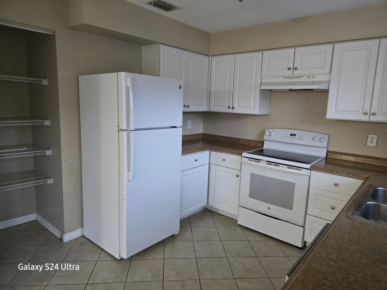 257 Poe Avenue #0 - Photo 5 of 19