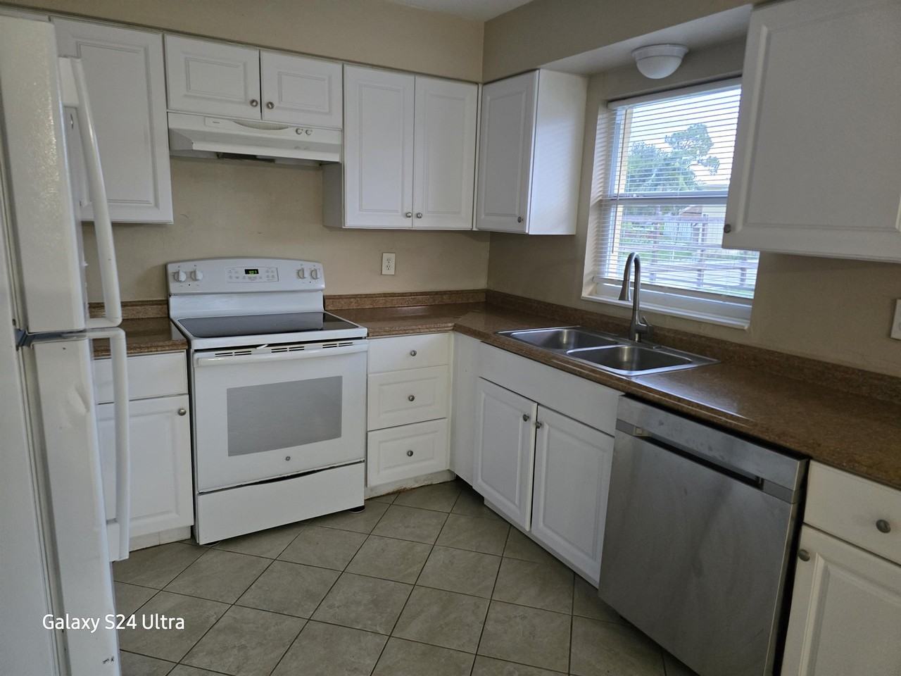 257 Poe Avenue #0 - Photo 6 of 19