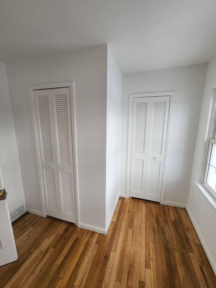 16403 Pomeroy Avenue - Photo 3 of 33