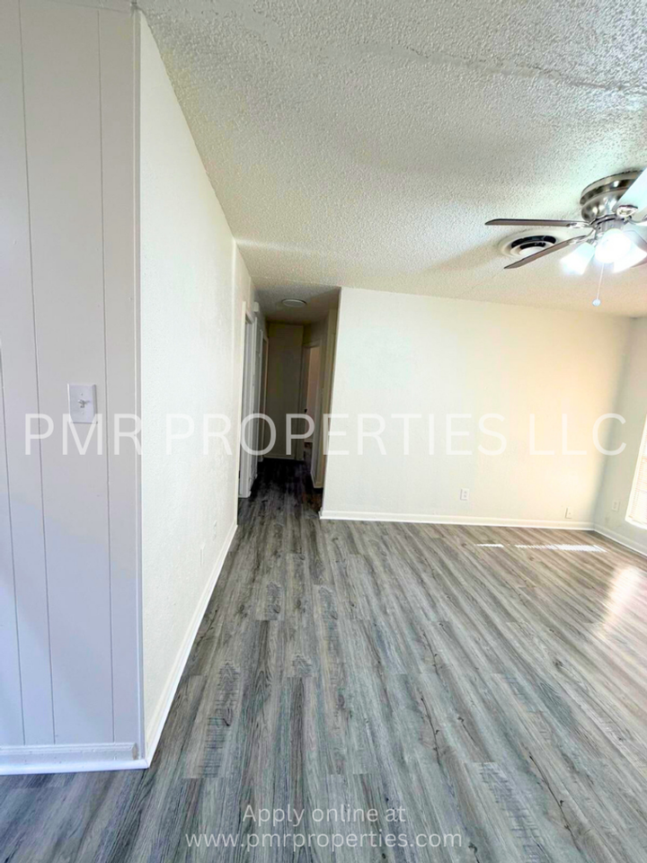 4303 Nw Hoover Ave - Photo 5 of 16