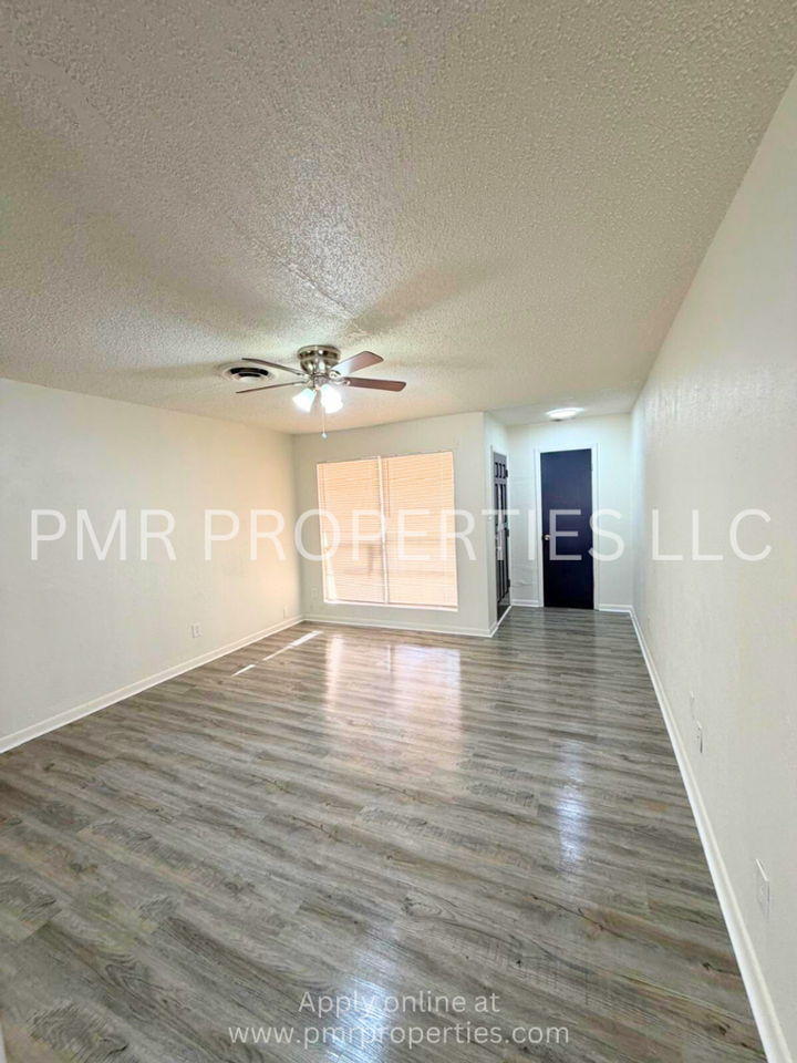 4303 Nw Hoover Ave - Photo 6 of 16