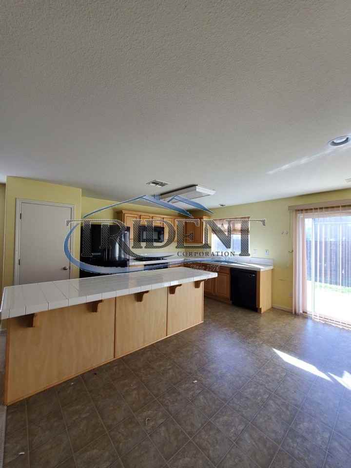 1430 Minories Dr - Photo 5 of 22