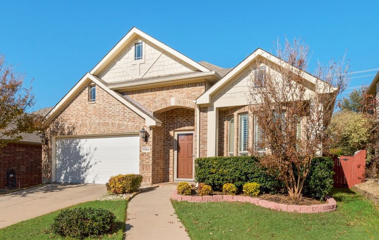 9304 Caliente Dr - Photo 2 of 23