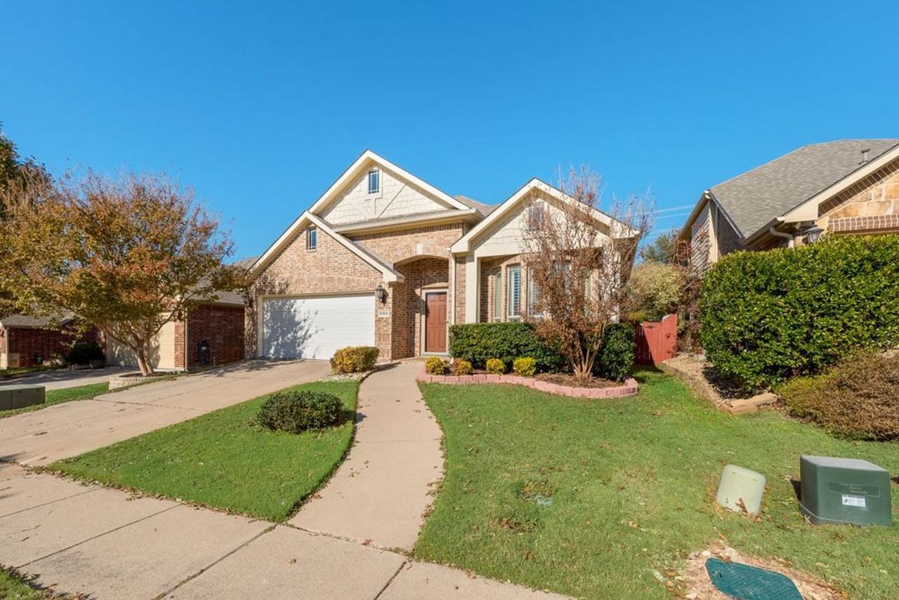 9304 Caliente Dr - Photo 4 of 23