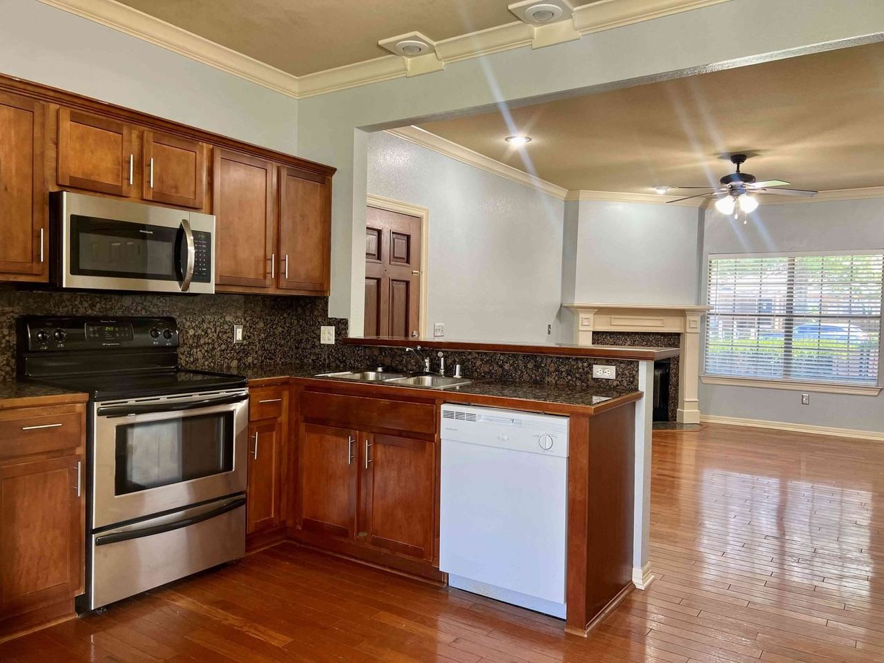 Huntsville Heights - Photo 4 of 12