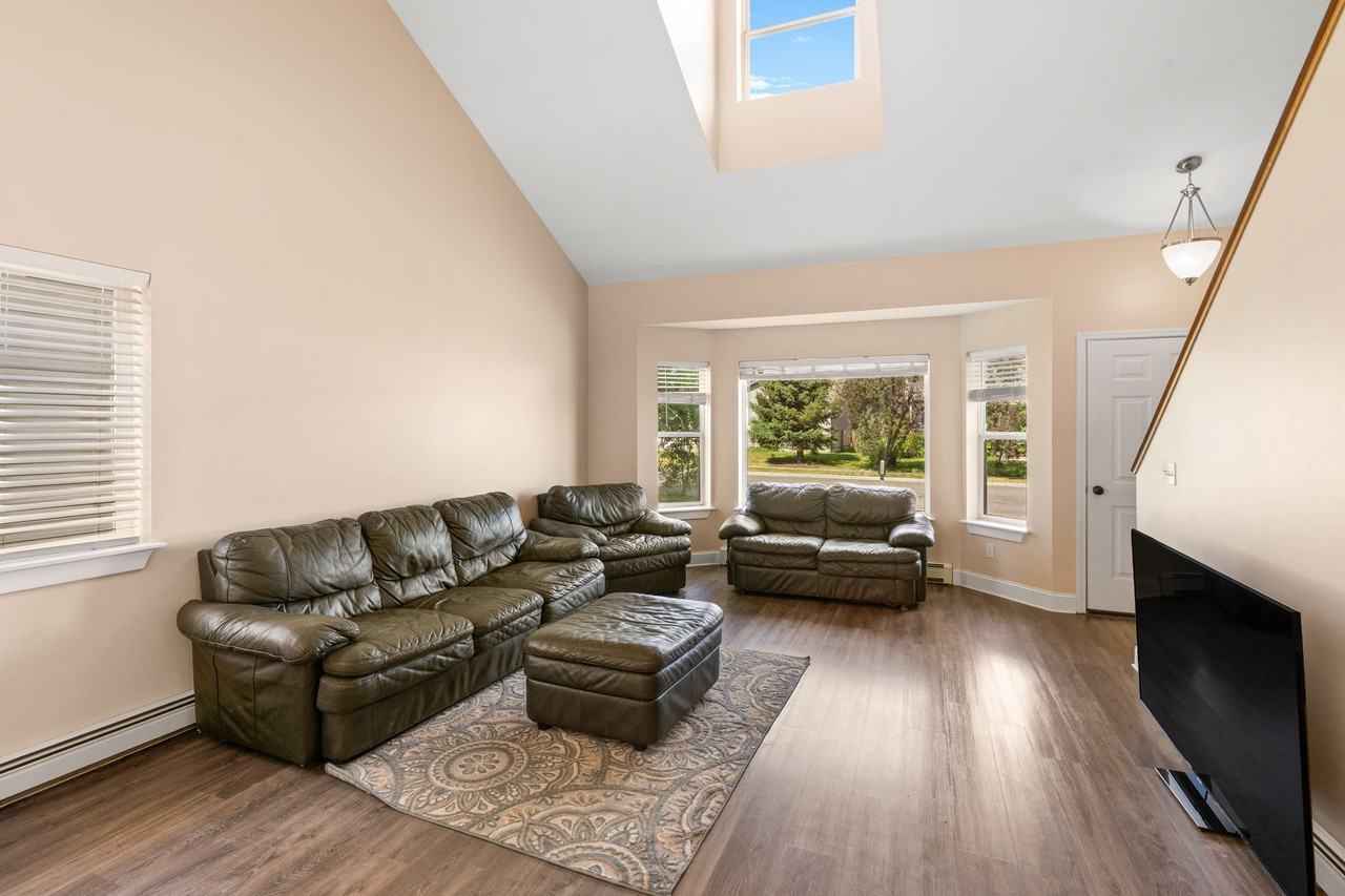 306 Golden Valley Dr #HOME - Photo 3 of 41