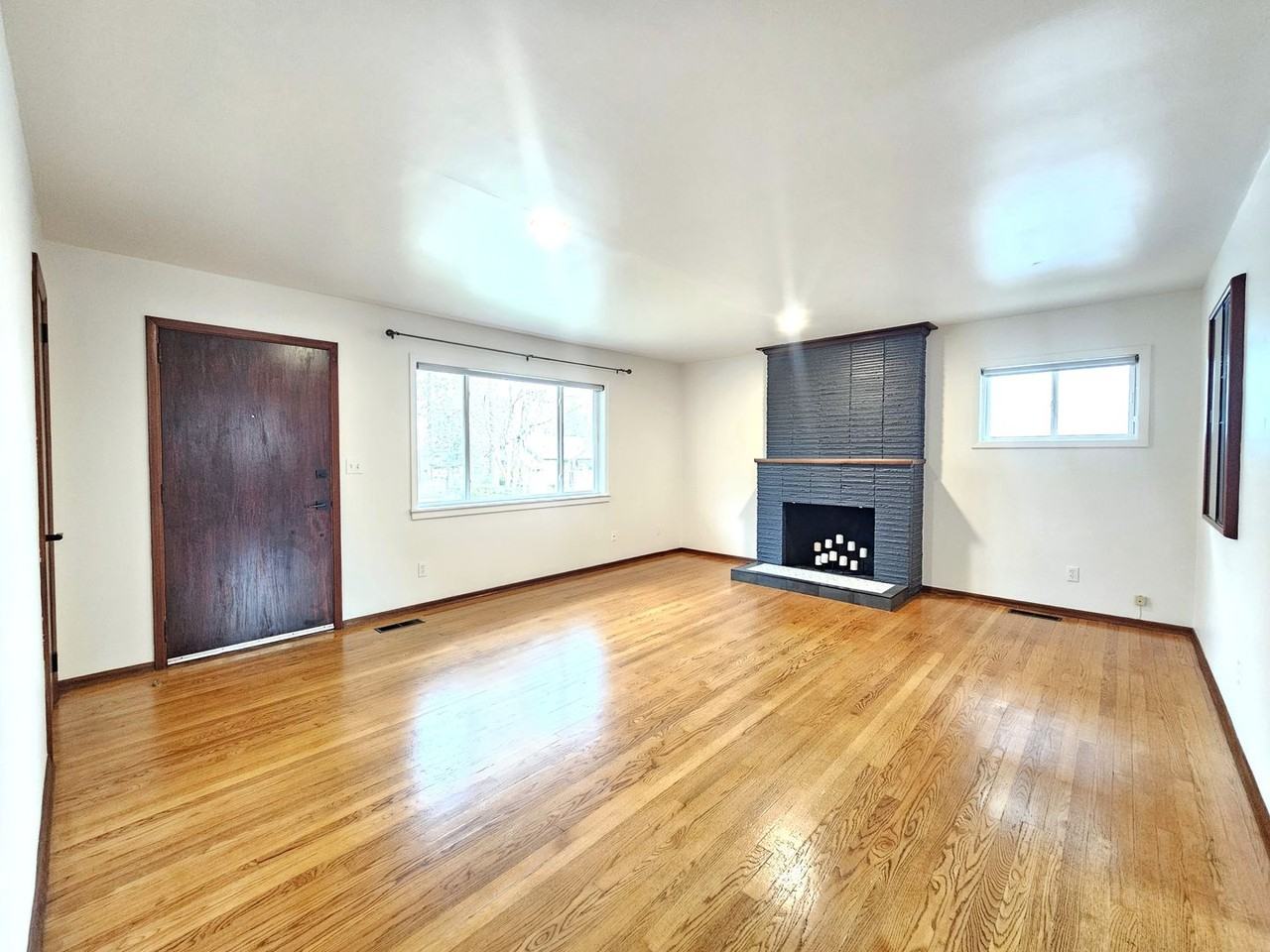 912 E 11th Ave - Photo 4 of 34