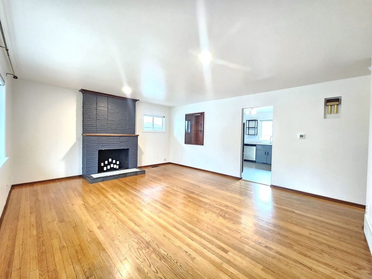 912 E 11th Ave - Photo 5 of 34