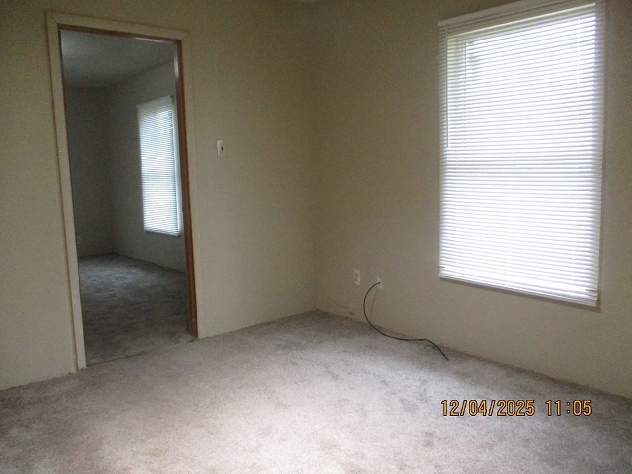 1116 East 1st Street - Photo 2 of 4