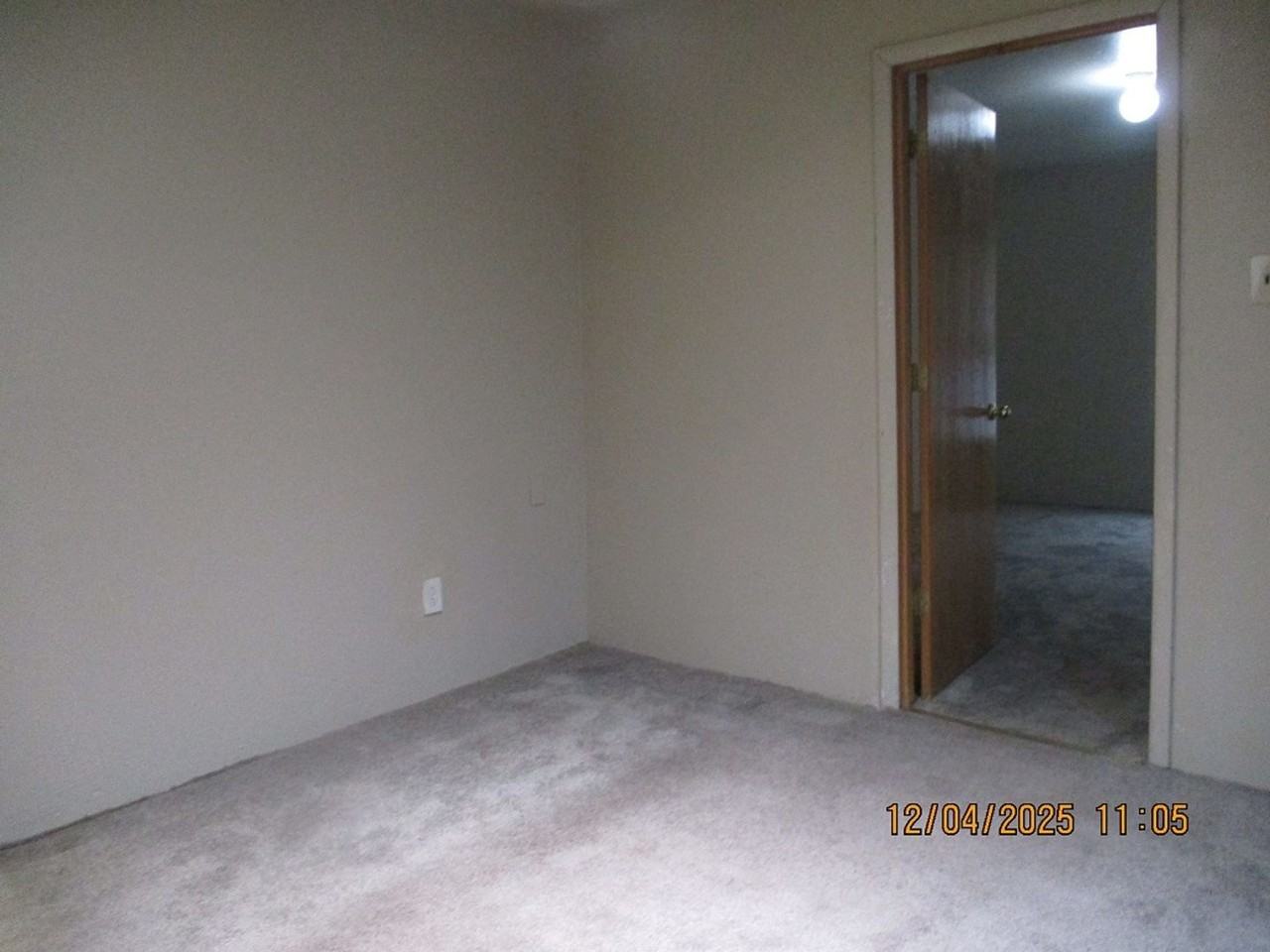 1116 East 1st Street - Photo 4 of 4