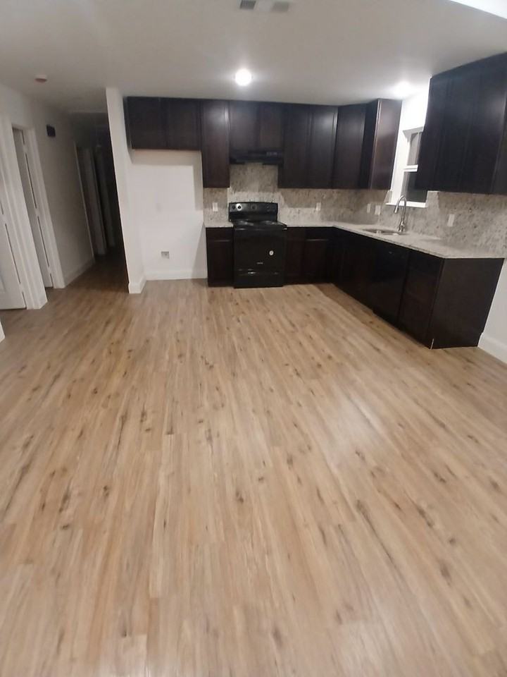 729 Oaklanding Cir - Photo 5 of 12