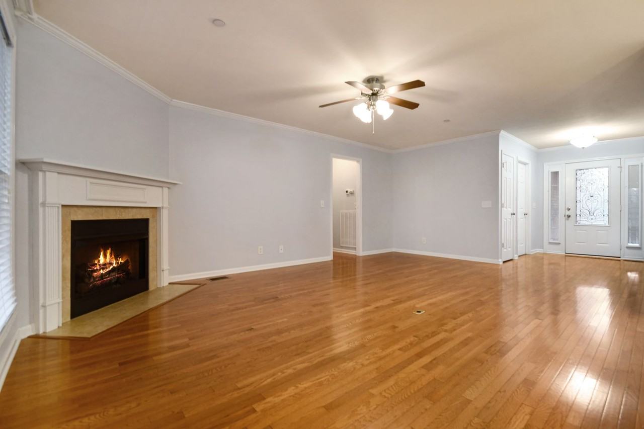 211 Winfrey Ct - Photo 4 of 23