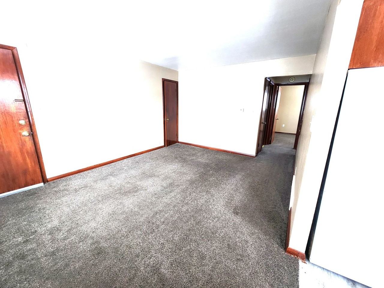 11059 West Hampton Avenue - Photo 3 of 9