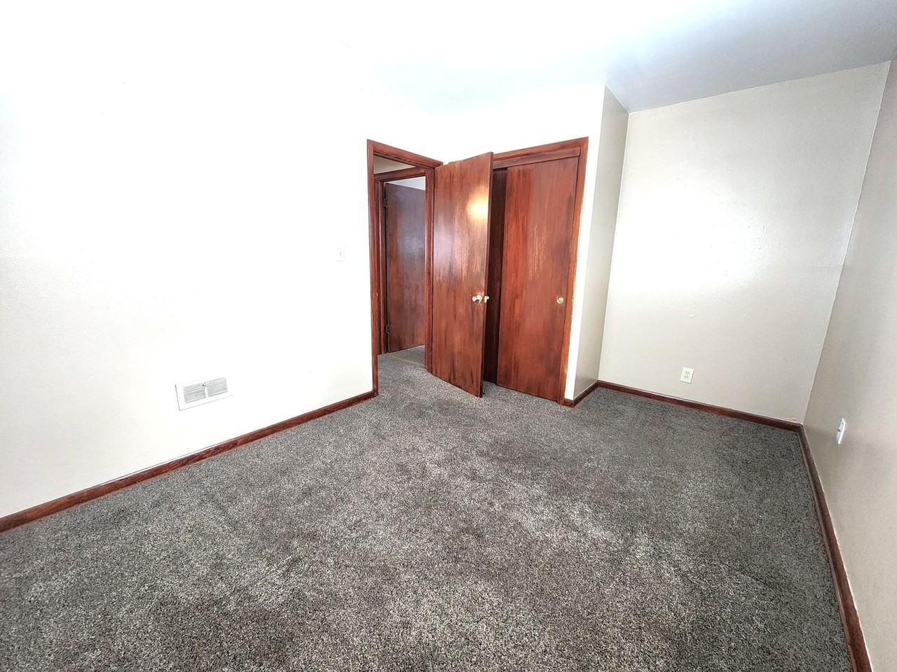 11059 West Hampton Avenue - Photo 6 of 9