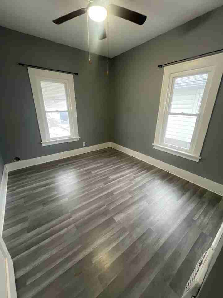 1039 North Franklin Avenue - Photo 7 of 11
