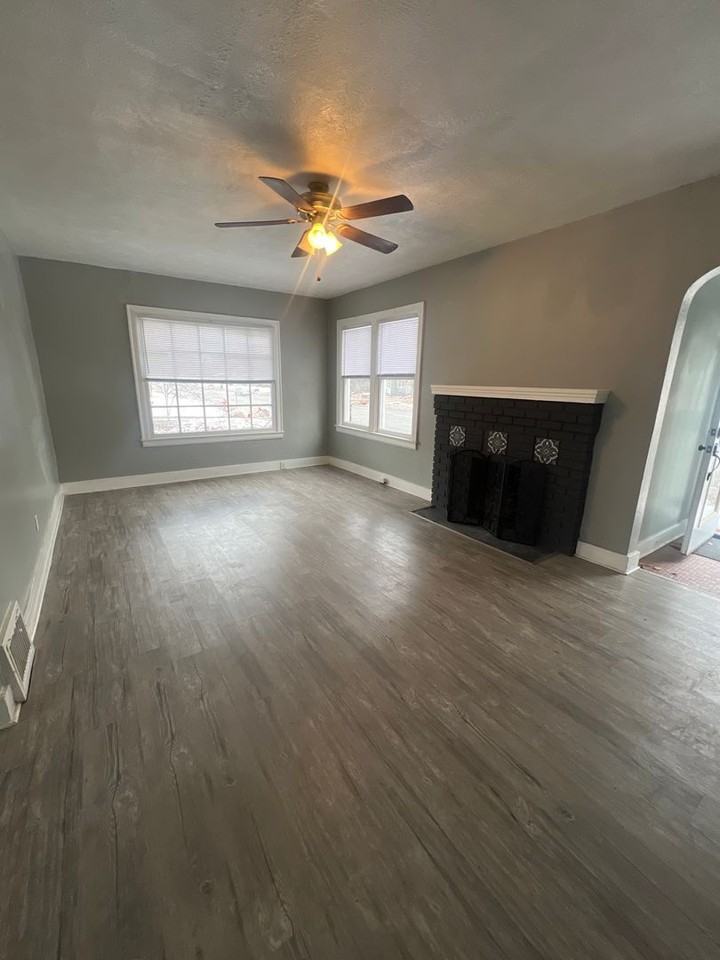 2557 S 6th St - Photo 2 of 13