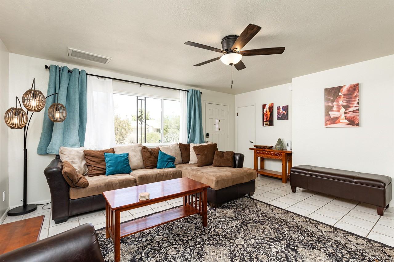 921 West 16th Street #1 - Photo 5 of 28